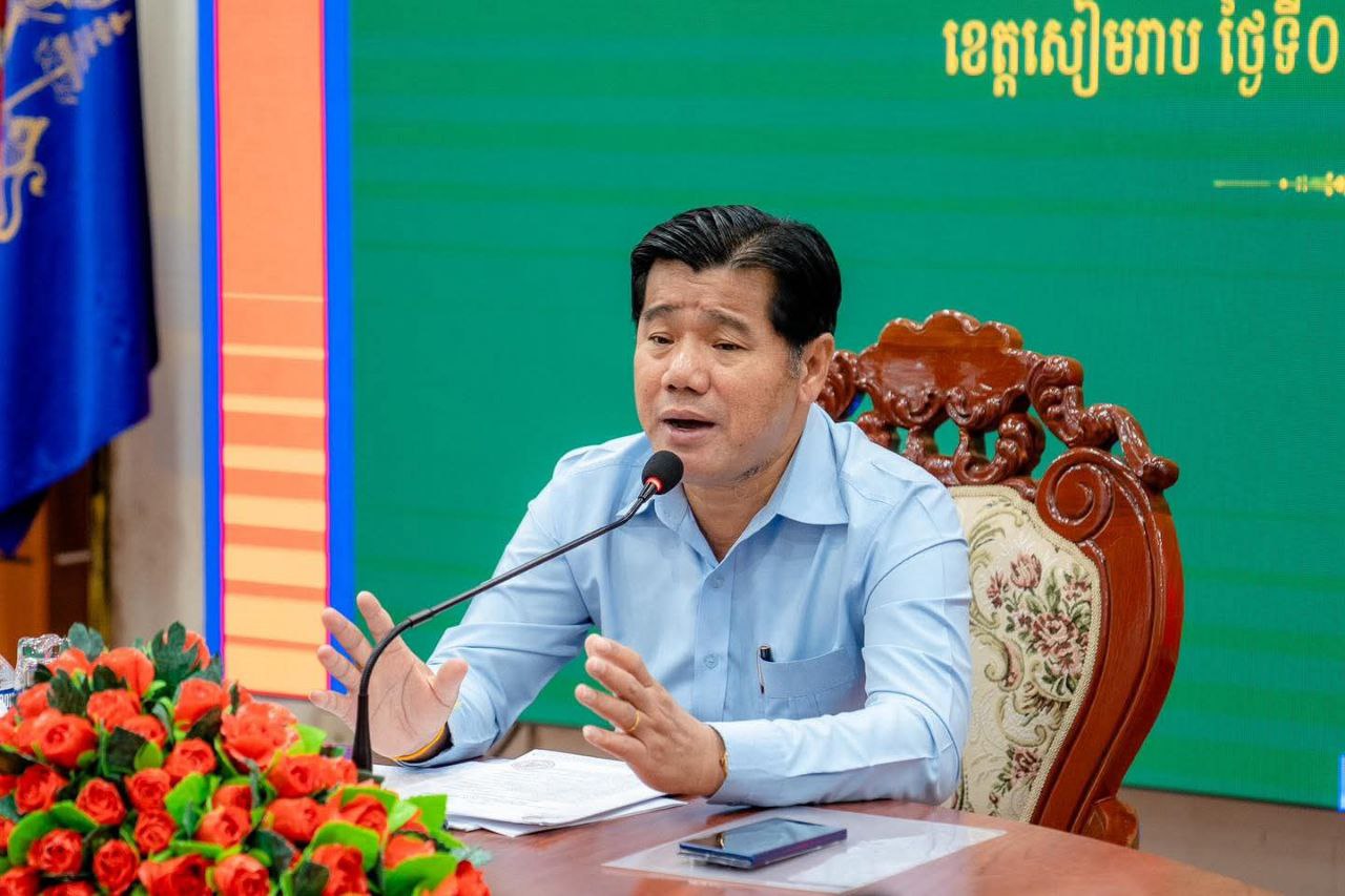 &nbsp; លោក​ អុឹង គឹមលាង អភិបាលរងខេត្តសៀមរាប និងជាអនុប្រធានគណៈកម្មាធិការគ្រប់គ្រងអាងទន្លេ ស្ទឹង ព្រែក អូរ ប្រឡាយ បឹងបួរ និងអាងទឹក ខេត្តសៀមរាប